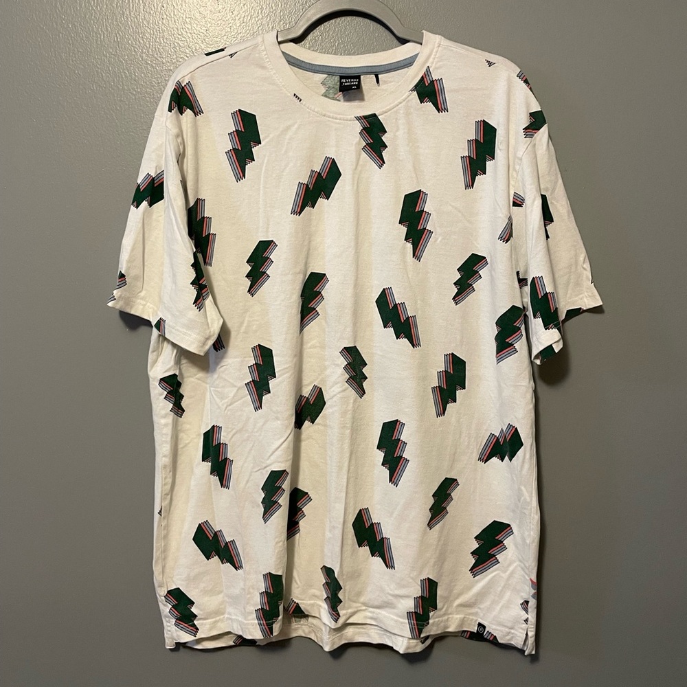 Skater style t-shirt with multicolored lightening bolts